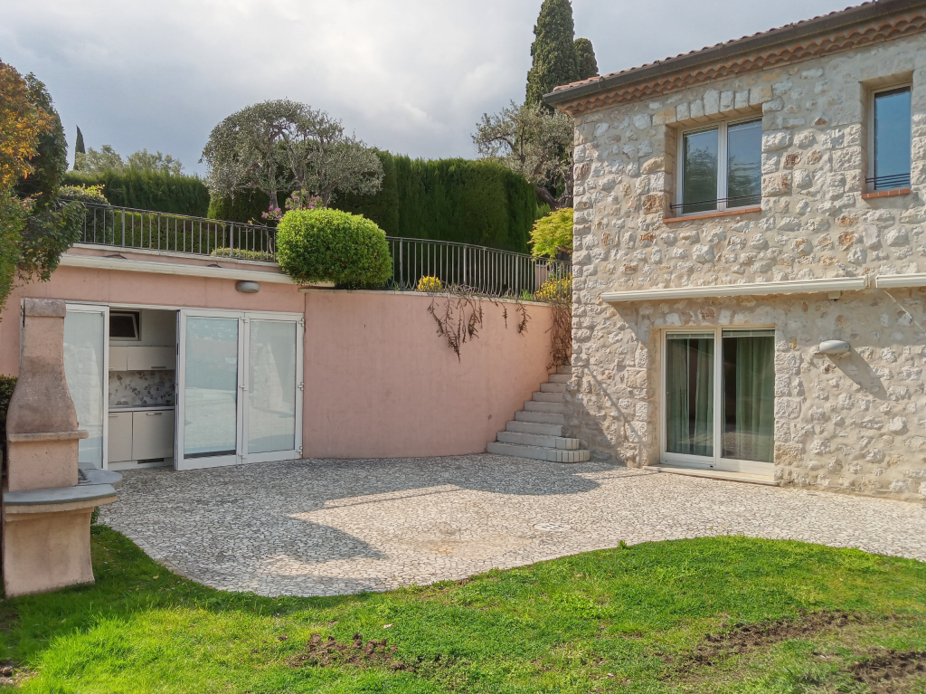 VILLA-M-AV-1-LA-ROSA-ARCHITECTURE